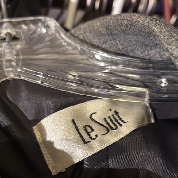 Le Suit Gray women’s Suit - Picture 6 of 7